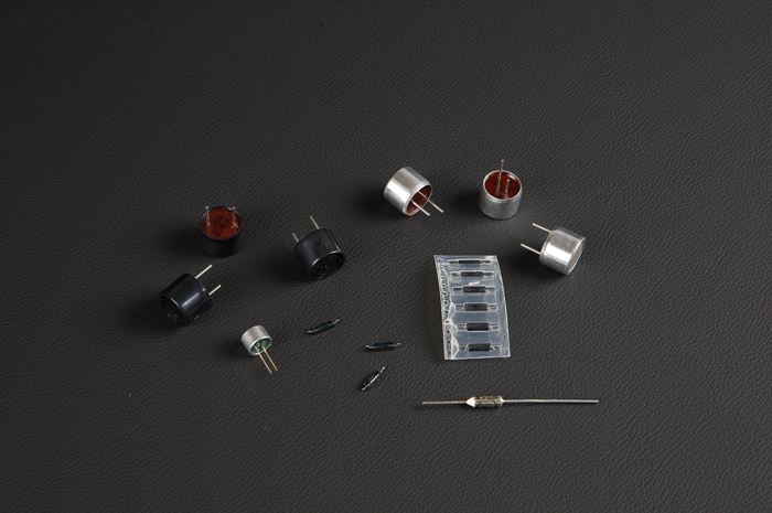 Catálogo de componentes electrónicos pasivos como sensores de temperatura, sensores de posición y sensores de proximidad